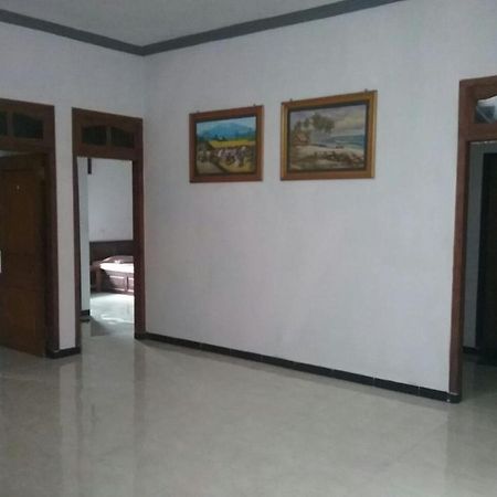 Hotel "Ngebel Indah" 外观 照片