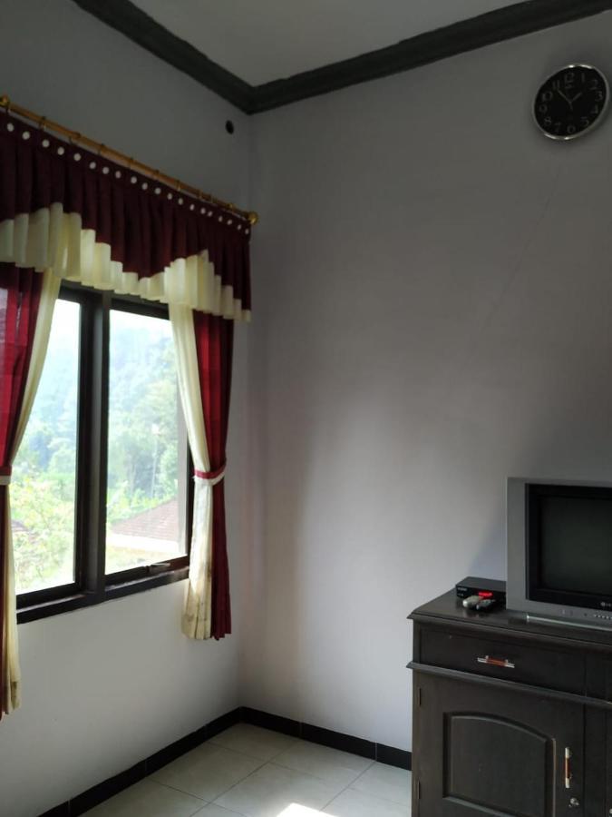 Hotel "Ngebel Indah" 外观 照片